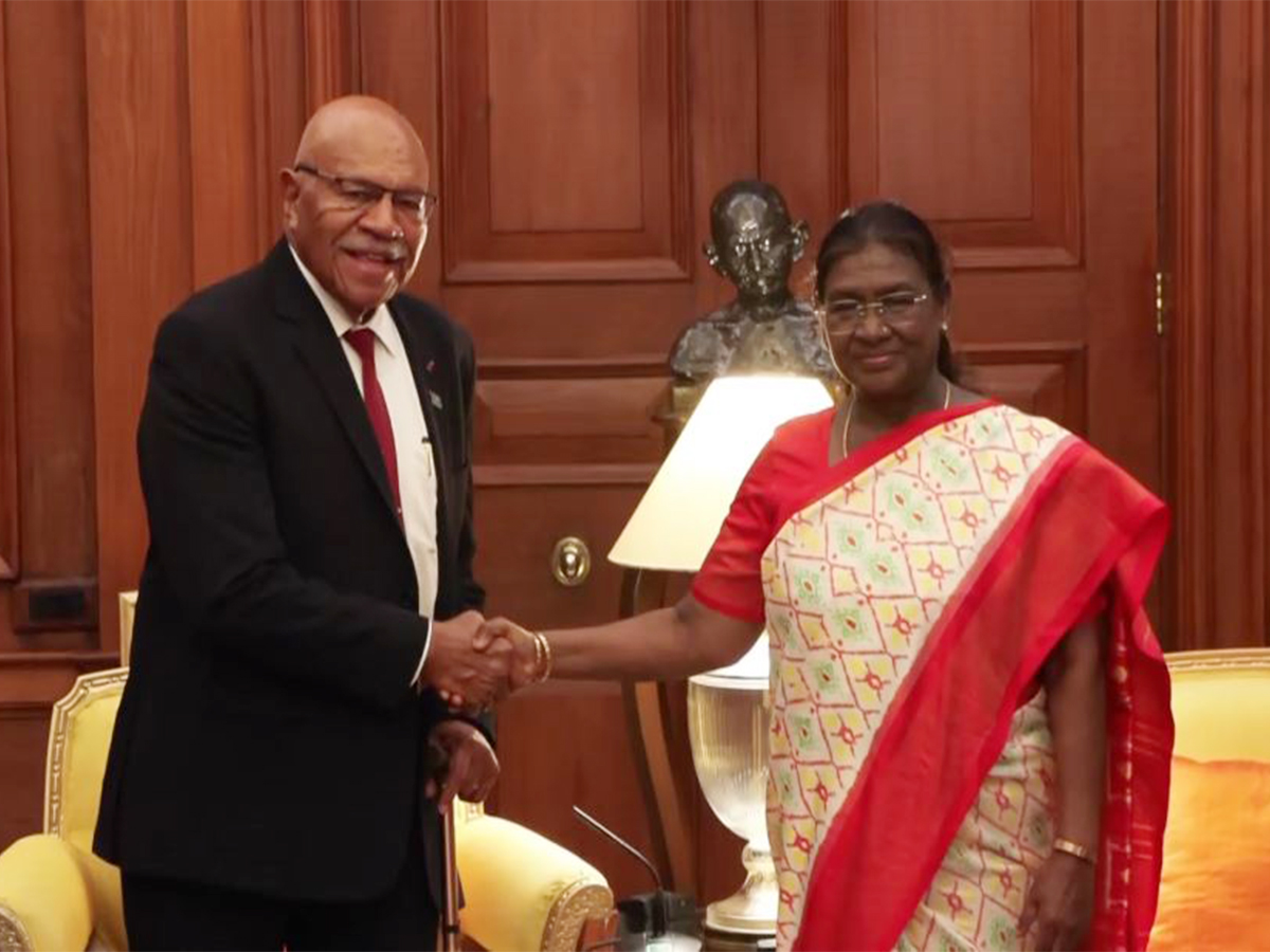 1027